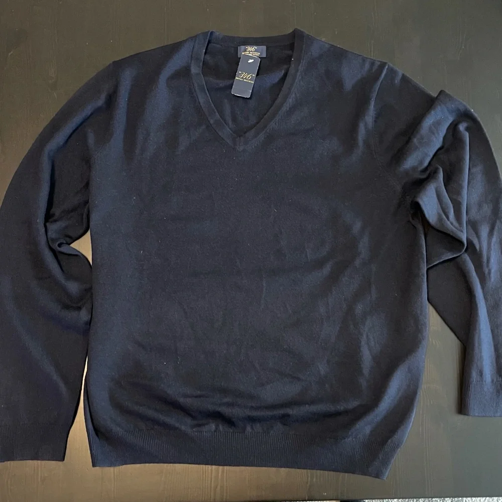 Brooks Brothers Navy blue V-neck sweater - Picture 6 of 7